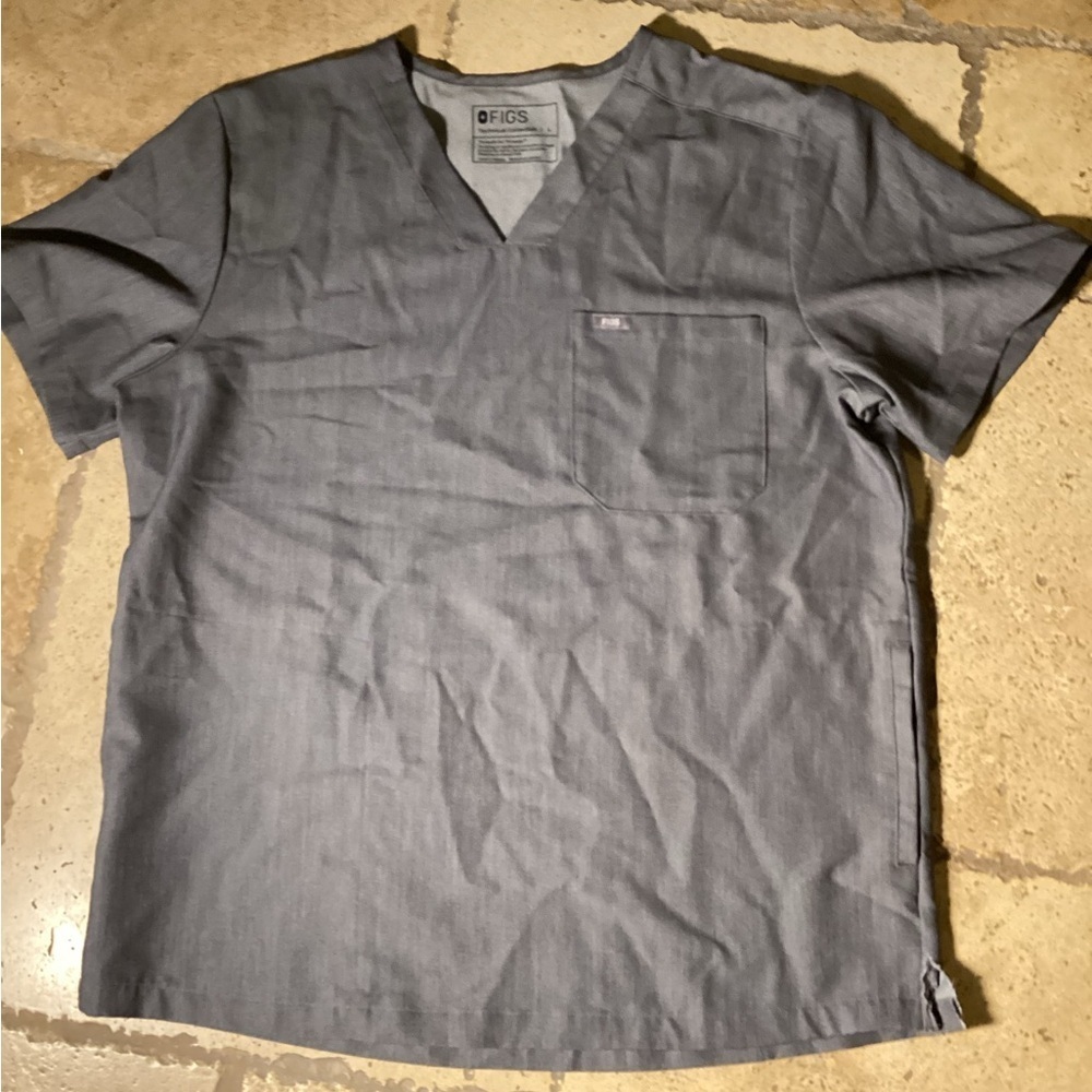 Figs Charcoal Short Sleeve pockets-SZ L
Pit to pit 22”
Length 28”